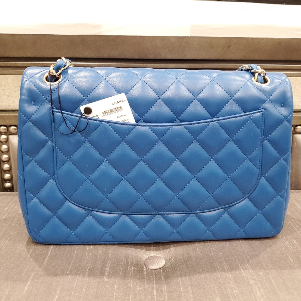 Chanel -- Classic Double Flap - Picture 7 of 16